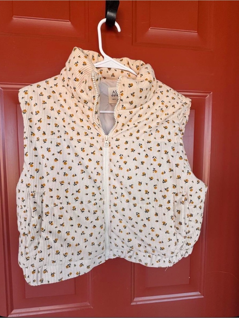 Ashley By 26 International Cream Floral Puffer Vest